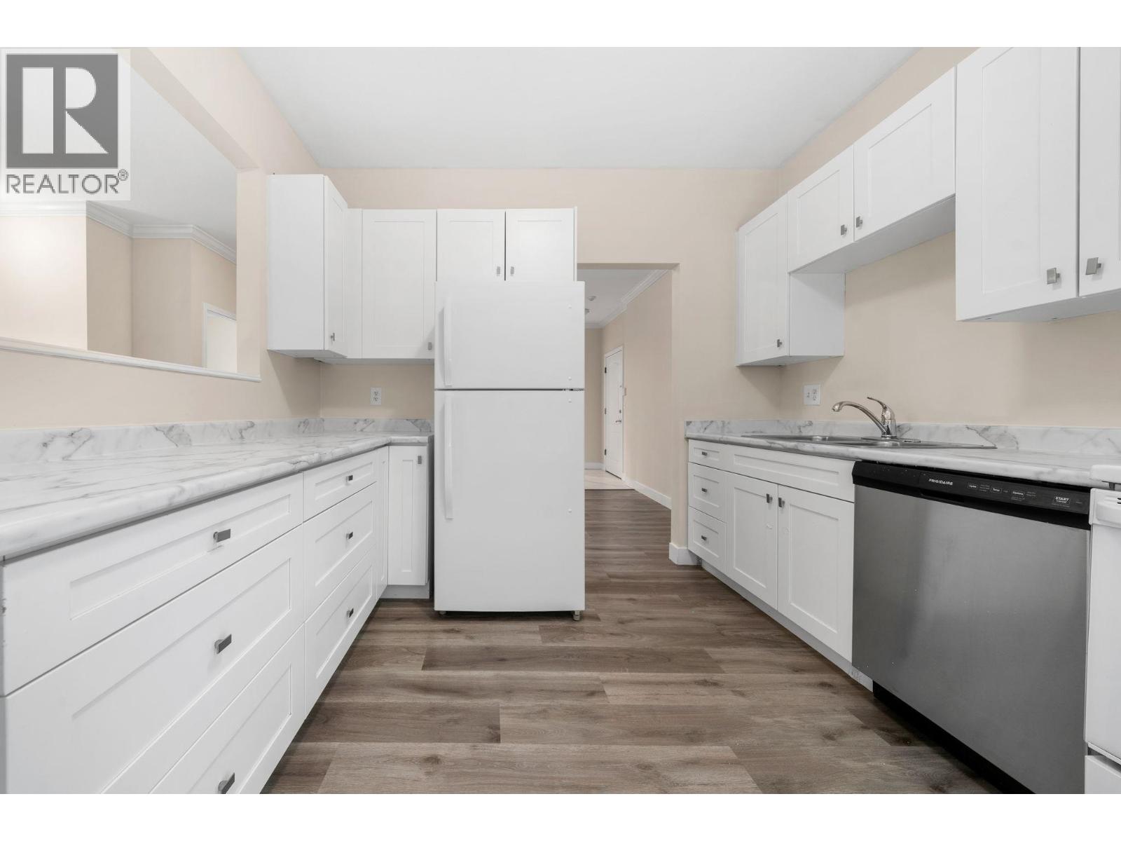Photo 21 of 105 6688 Burlington Avenue, Burnaby BC