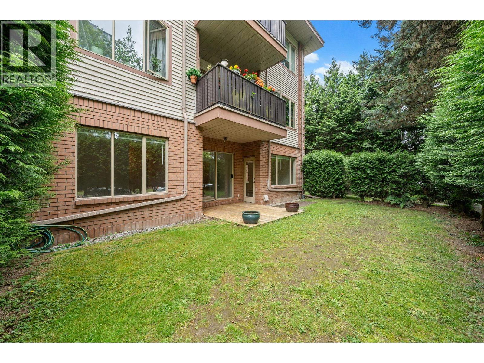Photo 10 of 105 6688 Burlington Avenue, Burnaby BC