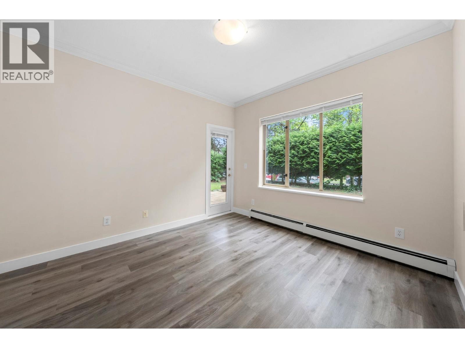 Photo 5 of 105 6688 Burlington Avenue, Burnaby BC