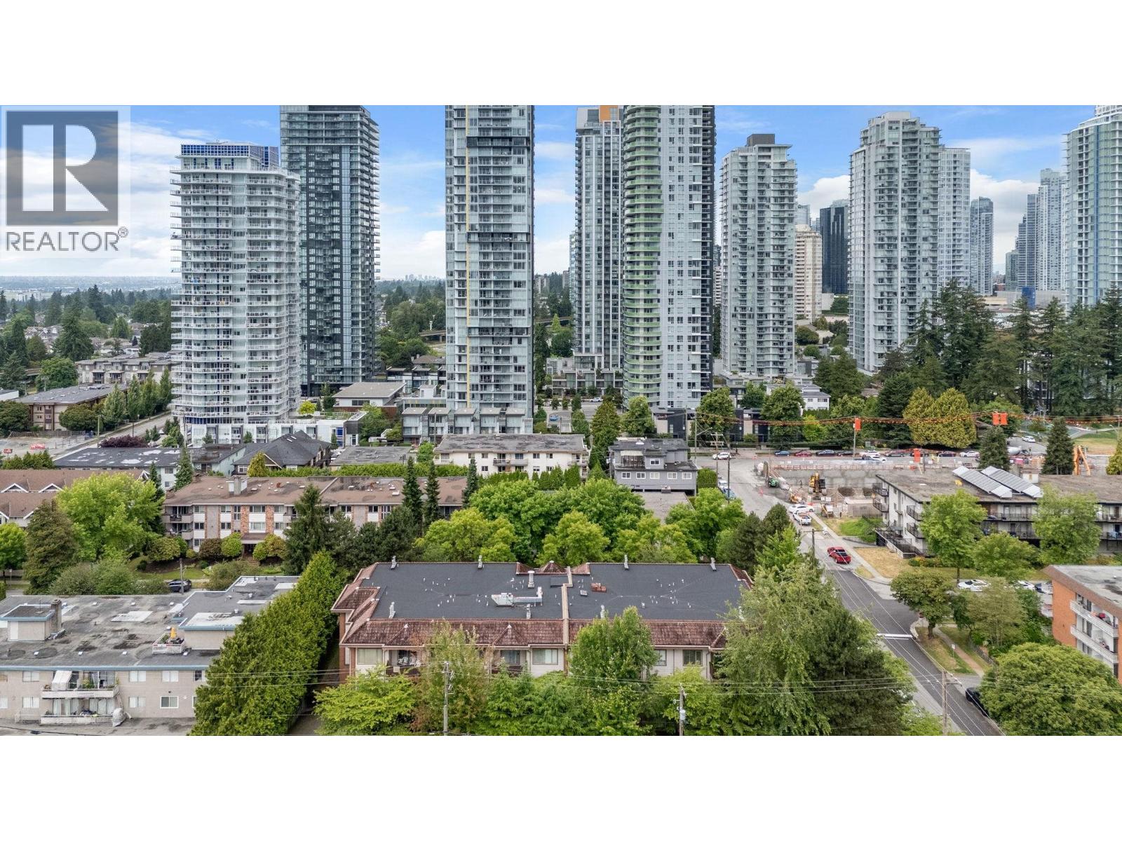 Photo 9 of 105 6688 Burlington Avenue, Burnaby BC