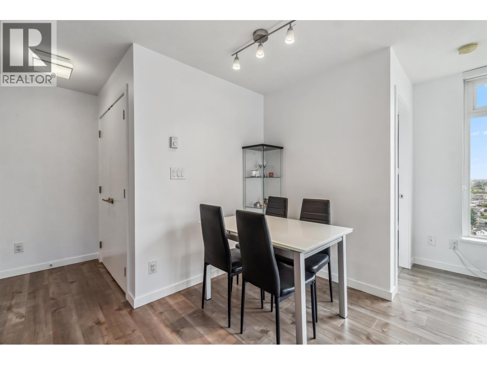 Photo 6 of 1902 5665 Boundary Road, Vancouver BC