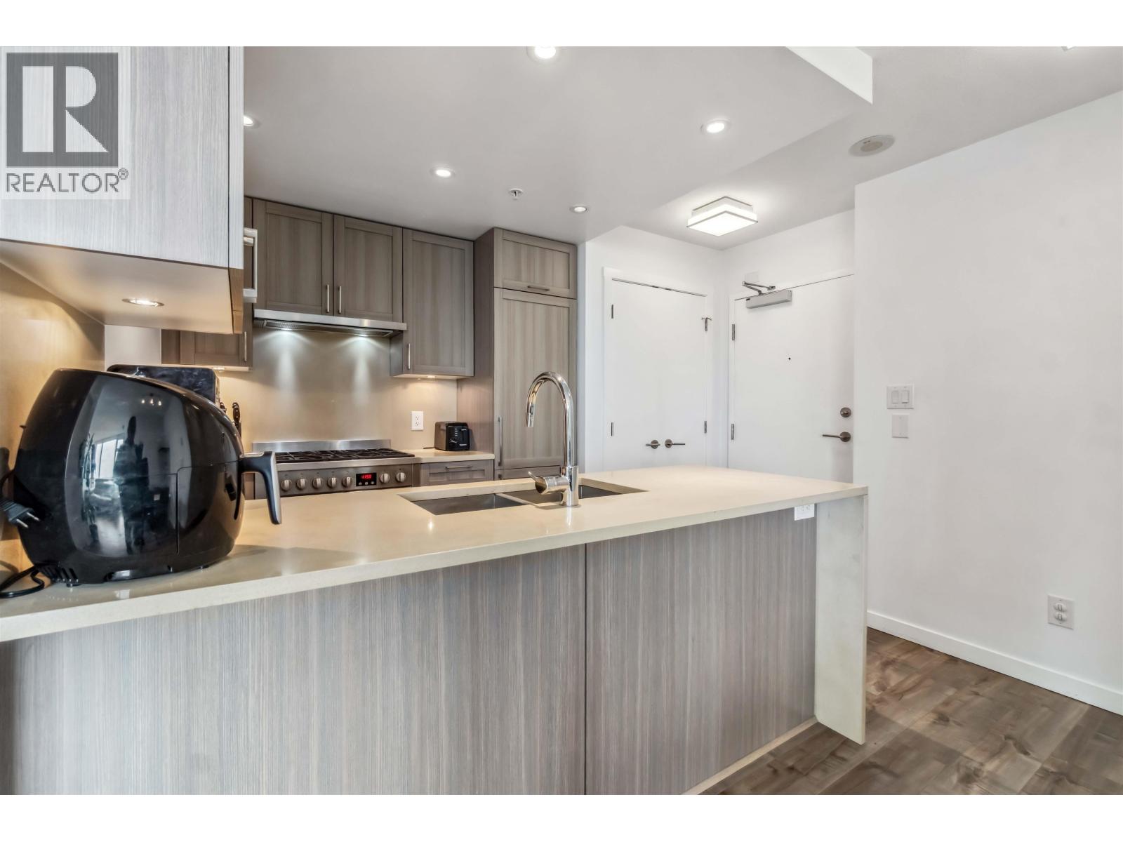 Photo 1 of 1902 5665 Boundary Road, Vancouver BC