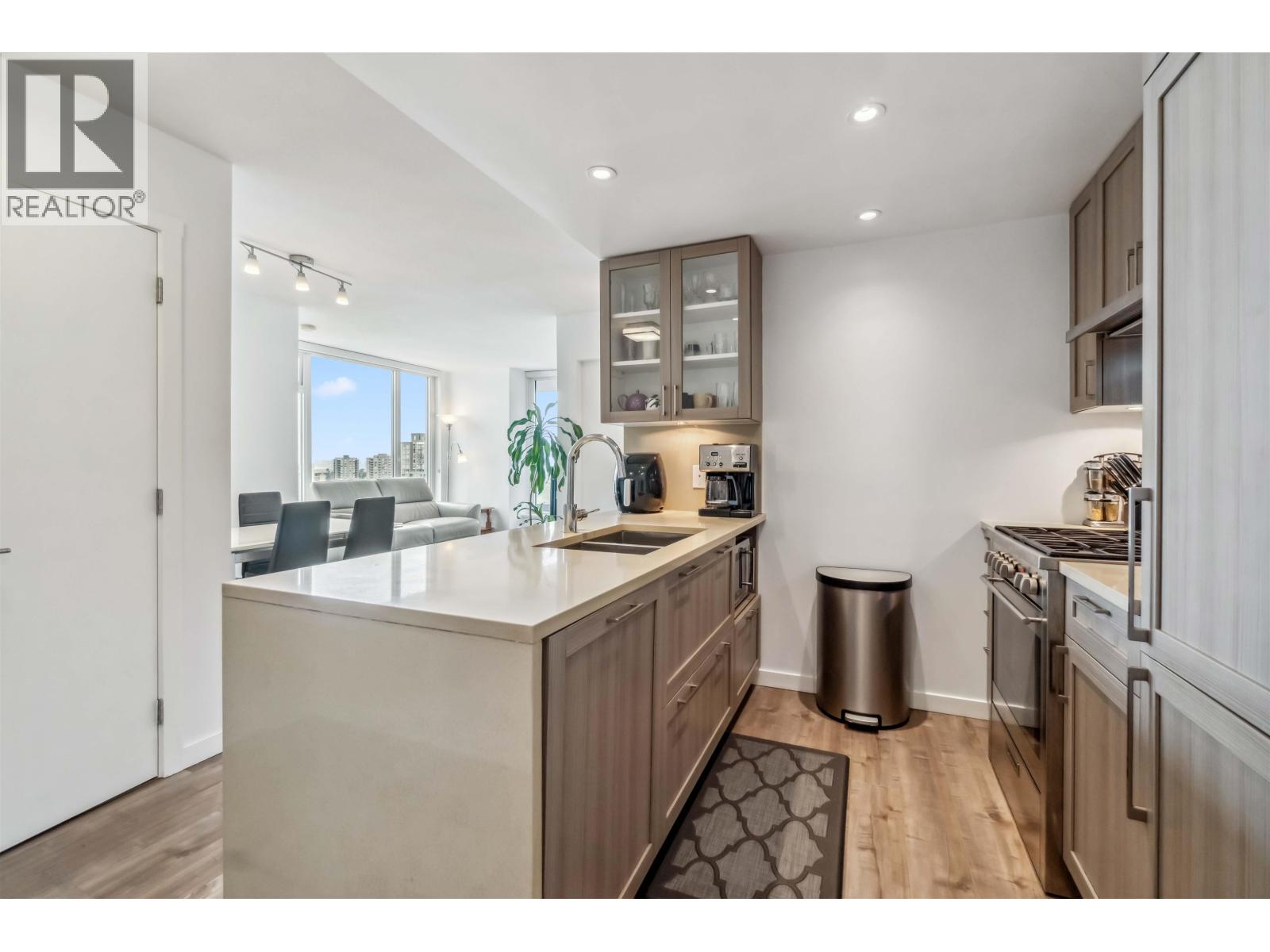 Photo 2 of 1902 5665 Boundary Road, Vancouver BC