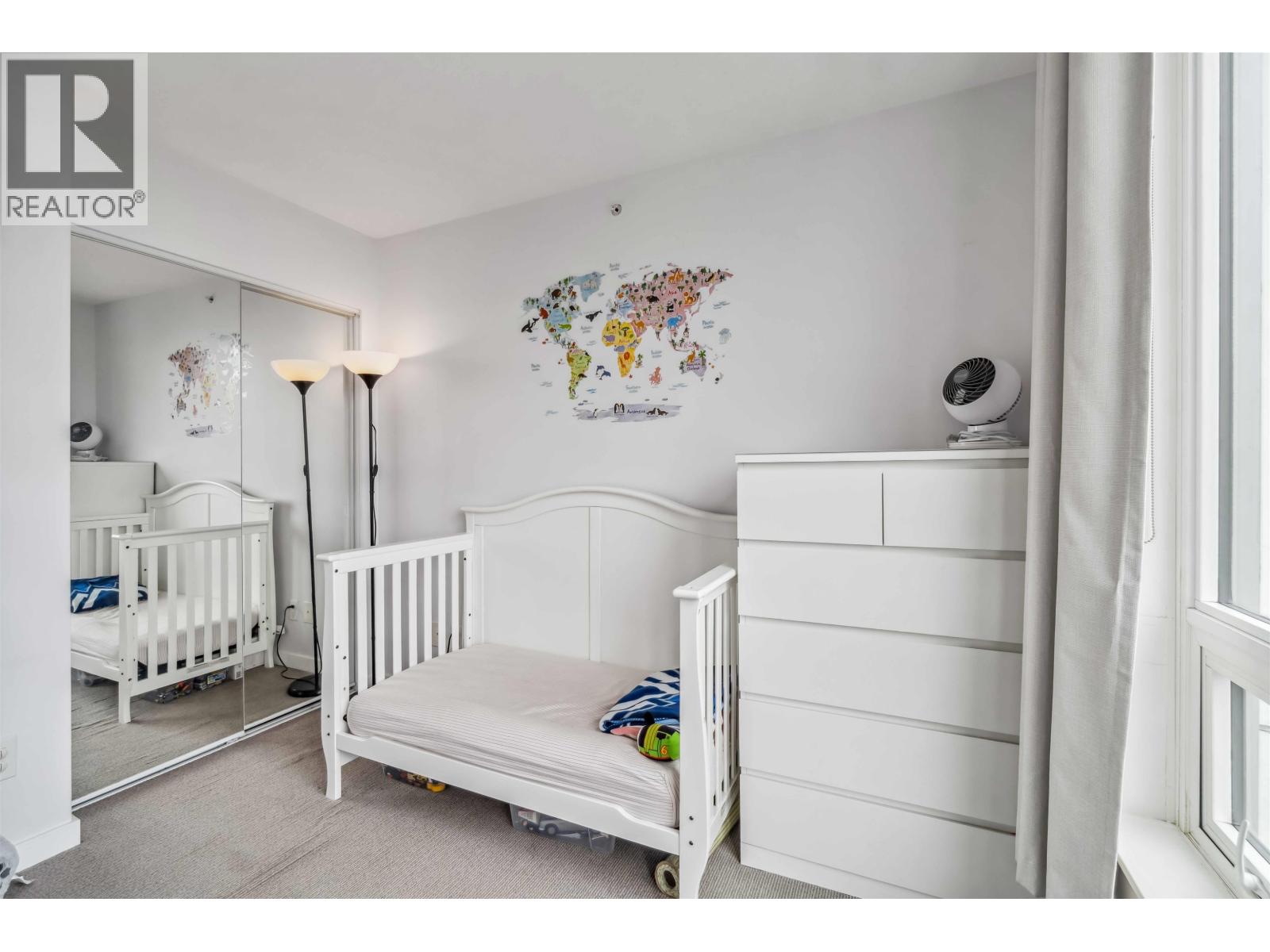 Photo 3 of 1902 5665 Boundary Road, Vancouver BC