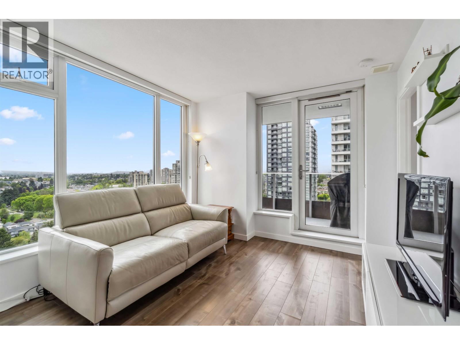 Photo 8 of 1902 5665 Boundary Road, Vancouver BC