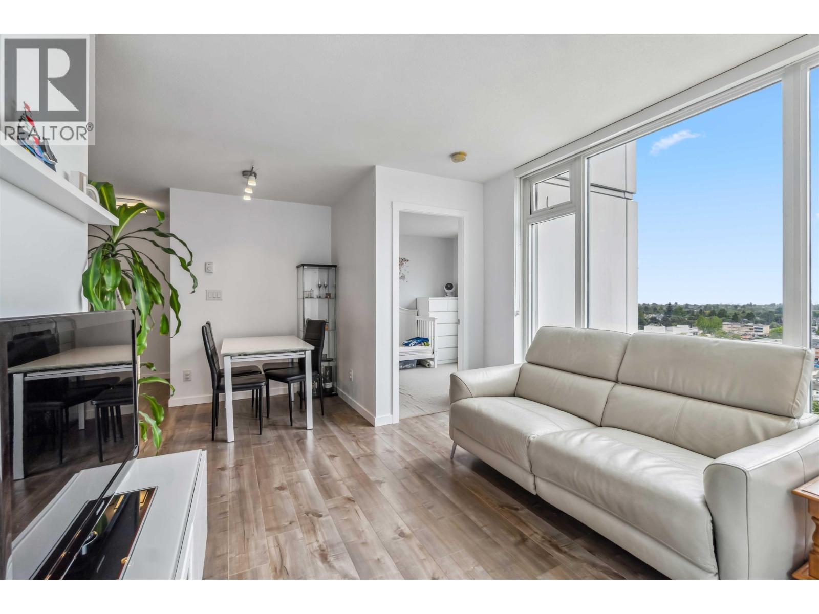 Photo 17 of 1902 5665 Boundary Road, Vancouver BC