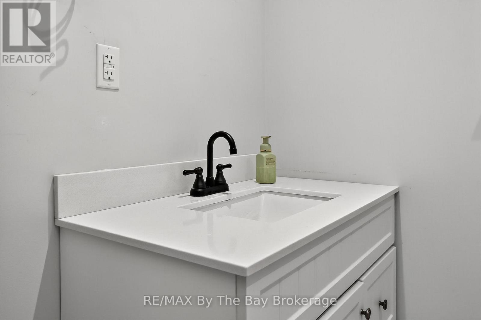 Photo 30 of 63 Robertson Street, Collingwood ON