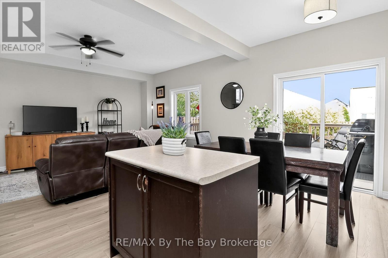 Photo 6 of 63 Robertson Street, Collingwood ON