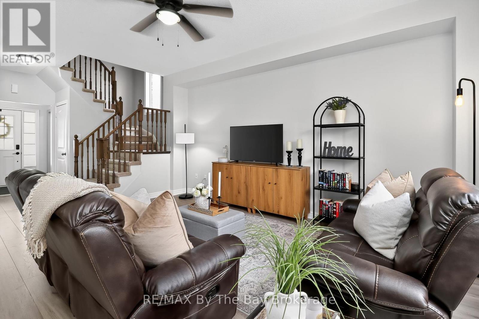 Photo 9 of 63 Robertson Street, Collingwood ON