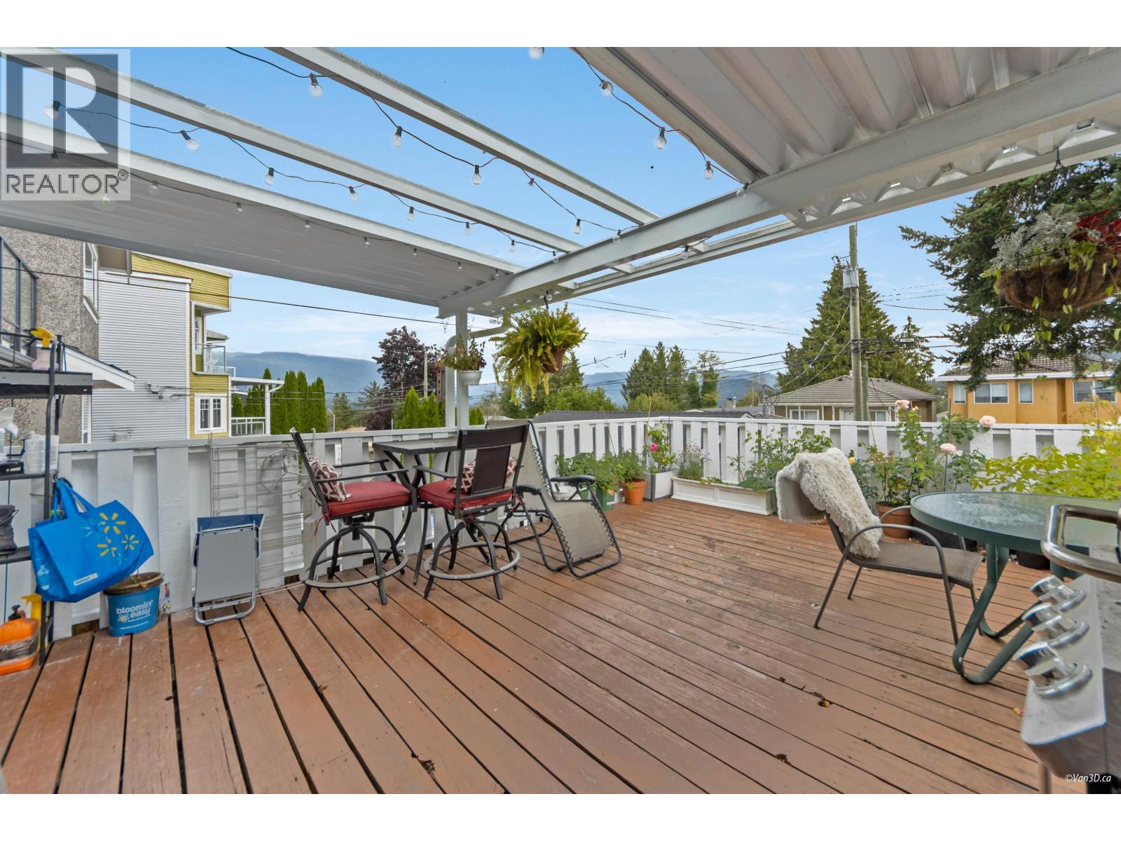 Photo 17 of 10 N Stratford Avenue, Burnaby BC