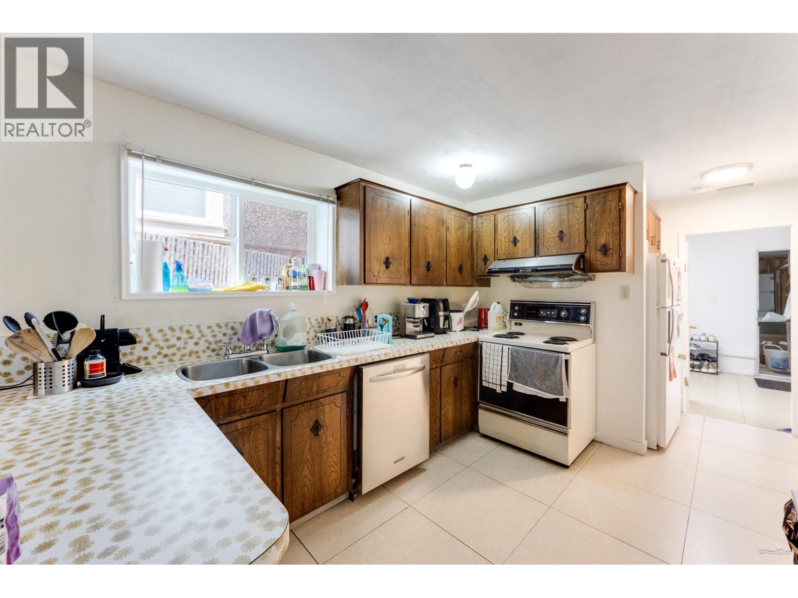 Photo 21 of 10 N Stratford Avenue, Burnaby BC