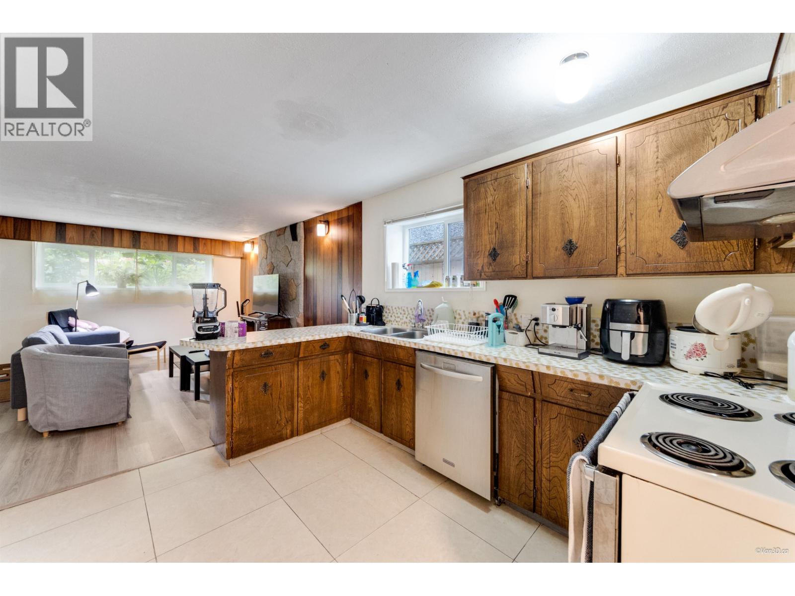 Photo 22 of 10 N Stratford Avenue, Burnaby BC
