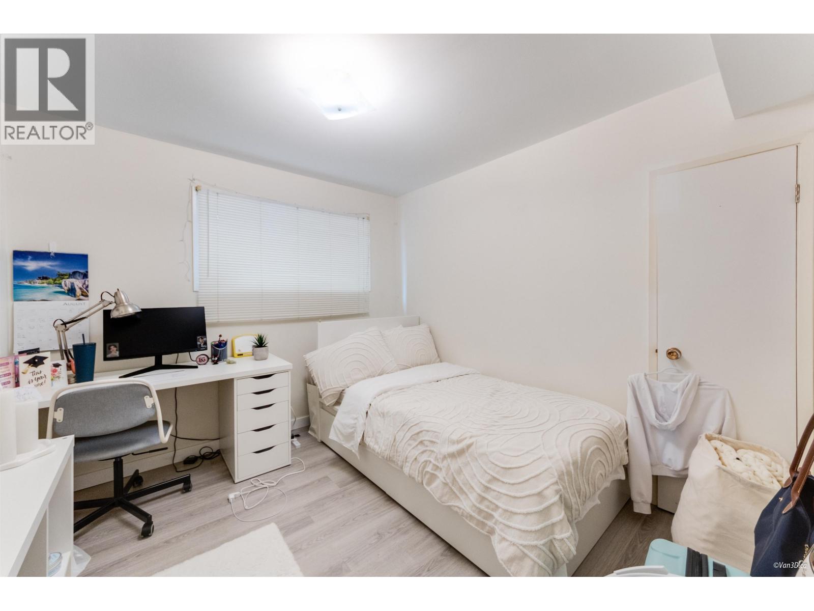 Photo 25 of 10 N Stratford Avenue, Burnaby BC