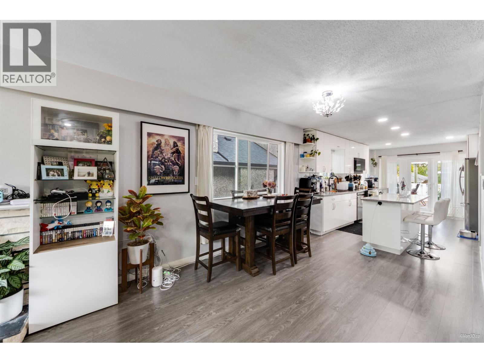 Photo 5 of 10 N Stratford Avenue, Burnaby BC
