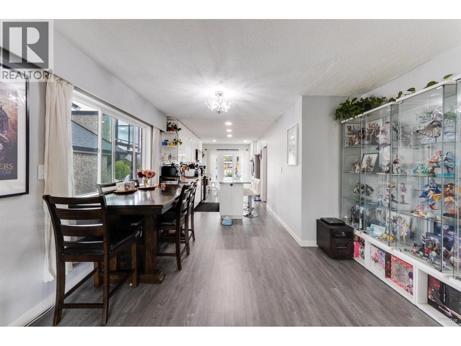 Photo 6 of 10 N Stratford Avenue, Burnaby BC