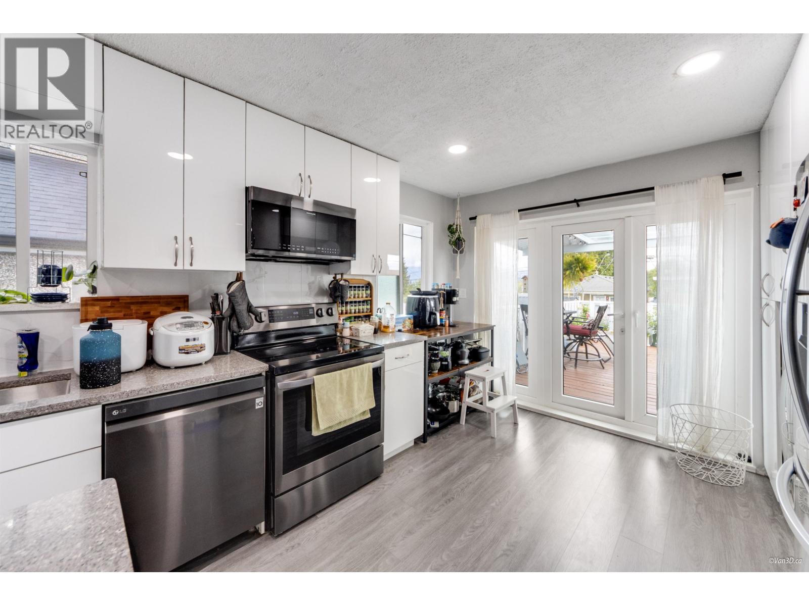 Photo 9 of 10 N Stratford Avenue, Burnaby BC