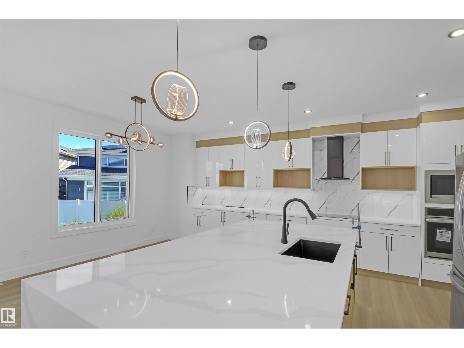 Photo 7 of 15043 15 St Nw, Edmonton AB