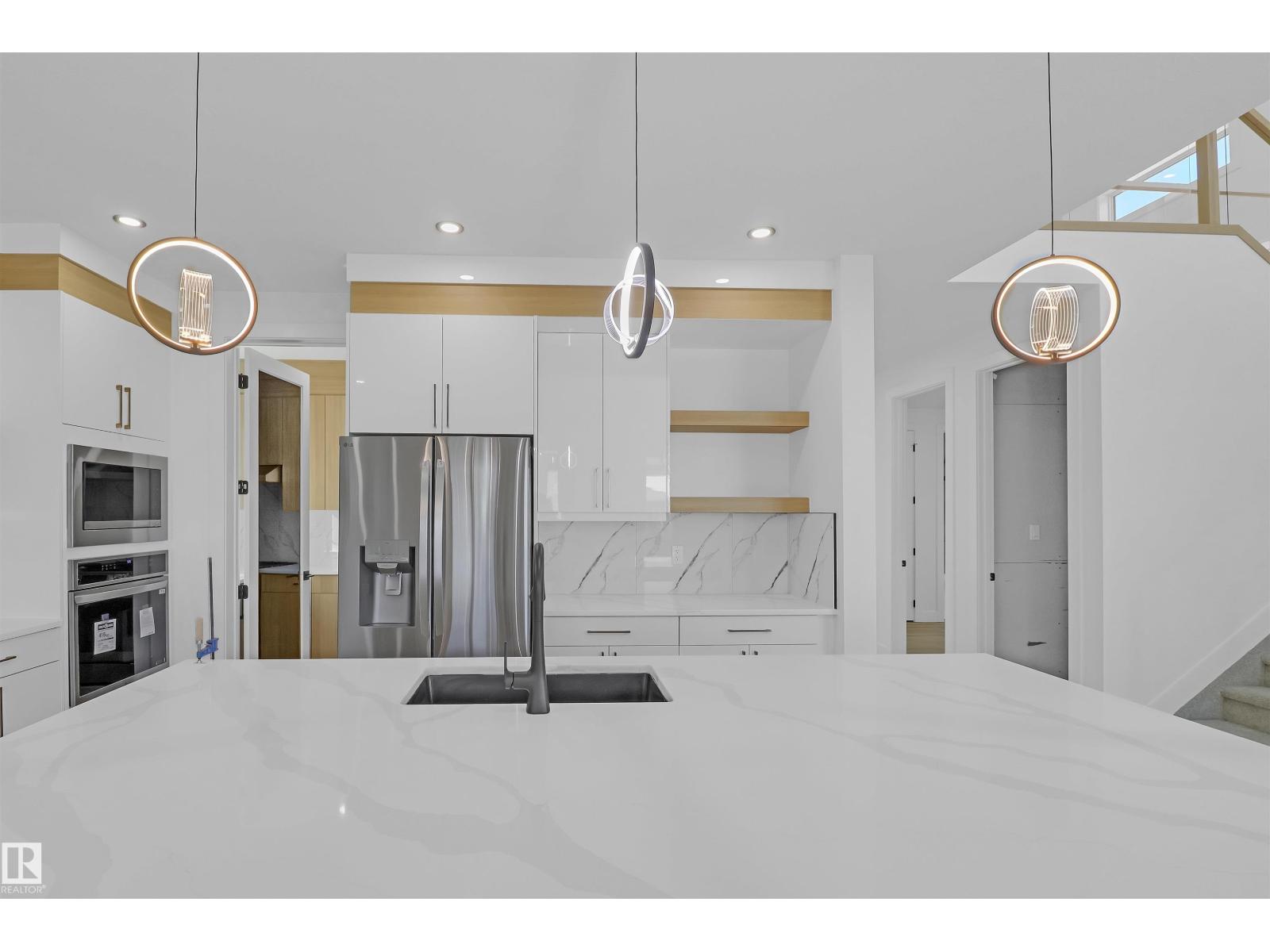 Photo 8 of 15043 15 St Nw, Edmonton AB