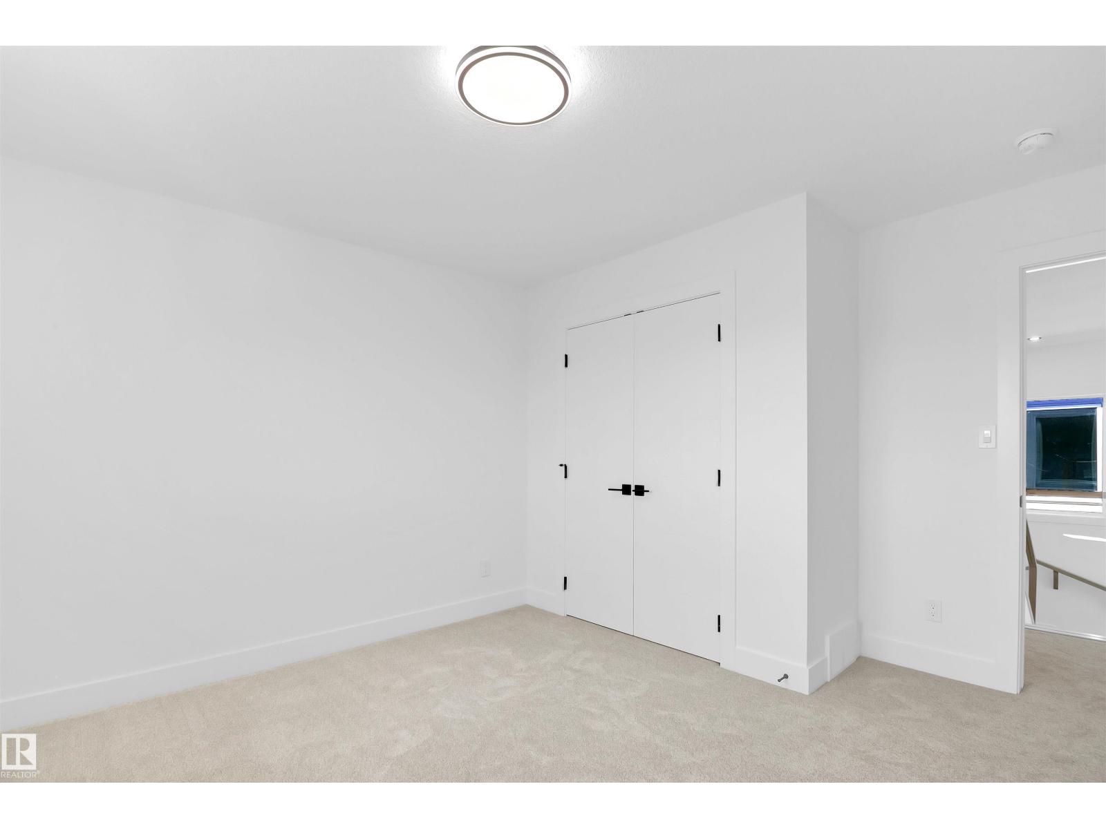 Photo 32 of 15043 15 St Nw, Edmonton AB