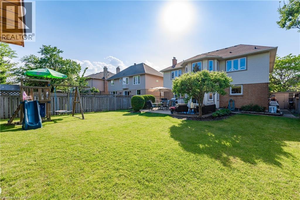 Photo 37 of 40 Springfield Boulevard, Ancaster ON