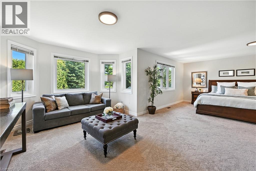 Photo 17 of 40 Springfield Boulevard, Ancaster ON