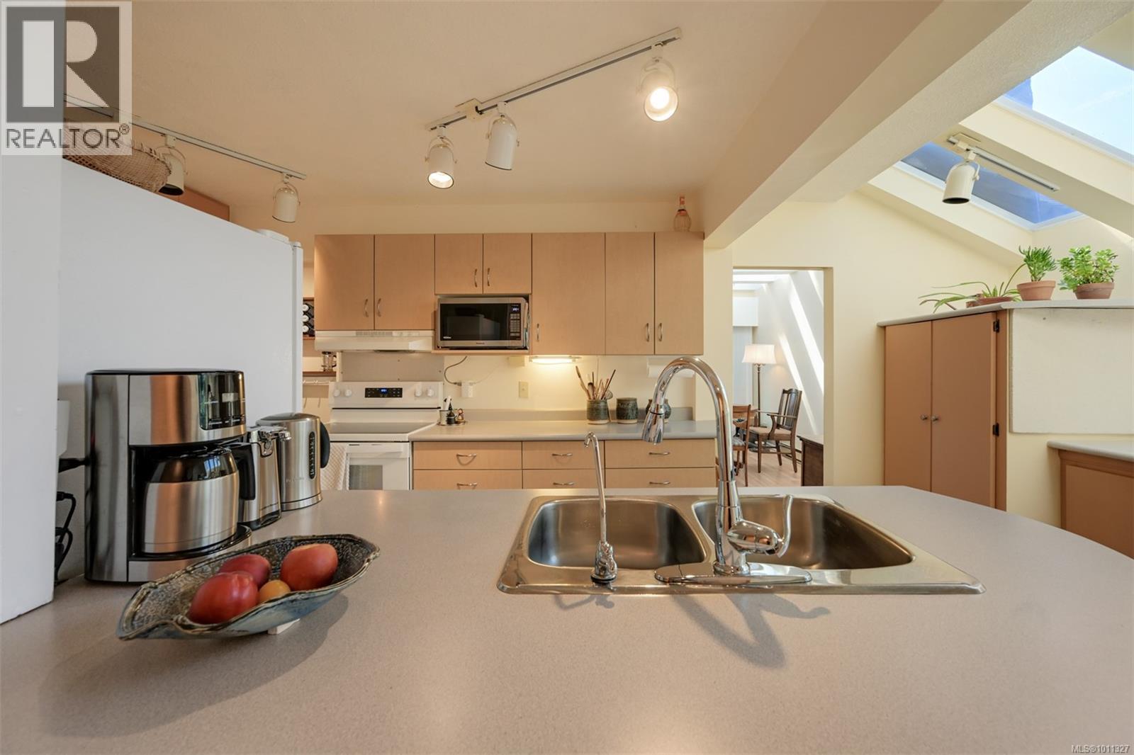 Single Family House for Sale in  Merritt St Victoria 