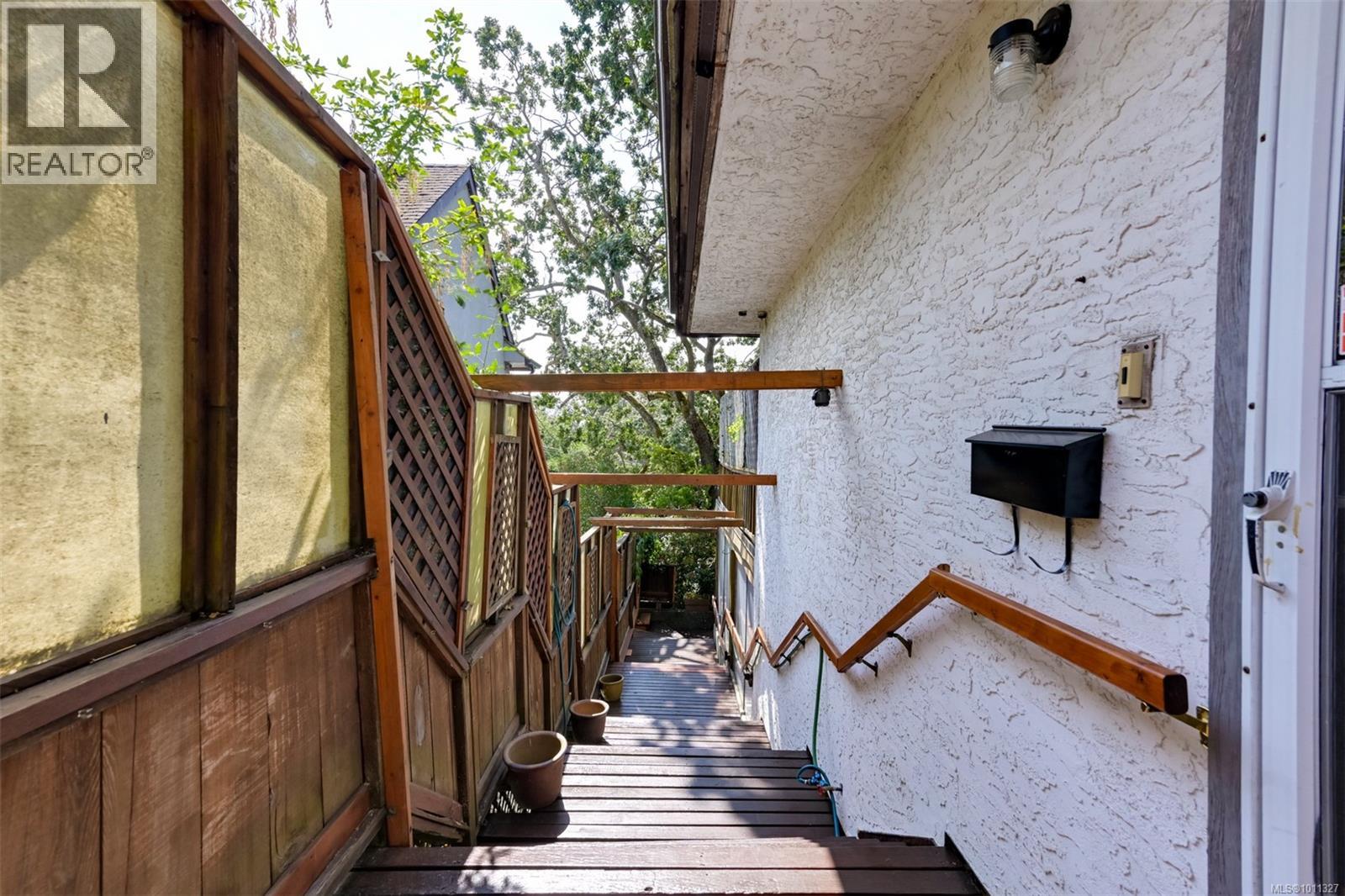 Single Family House for Sale in  Merritt St Victoria 