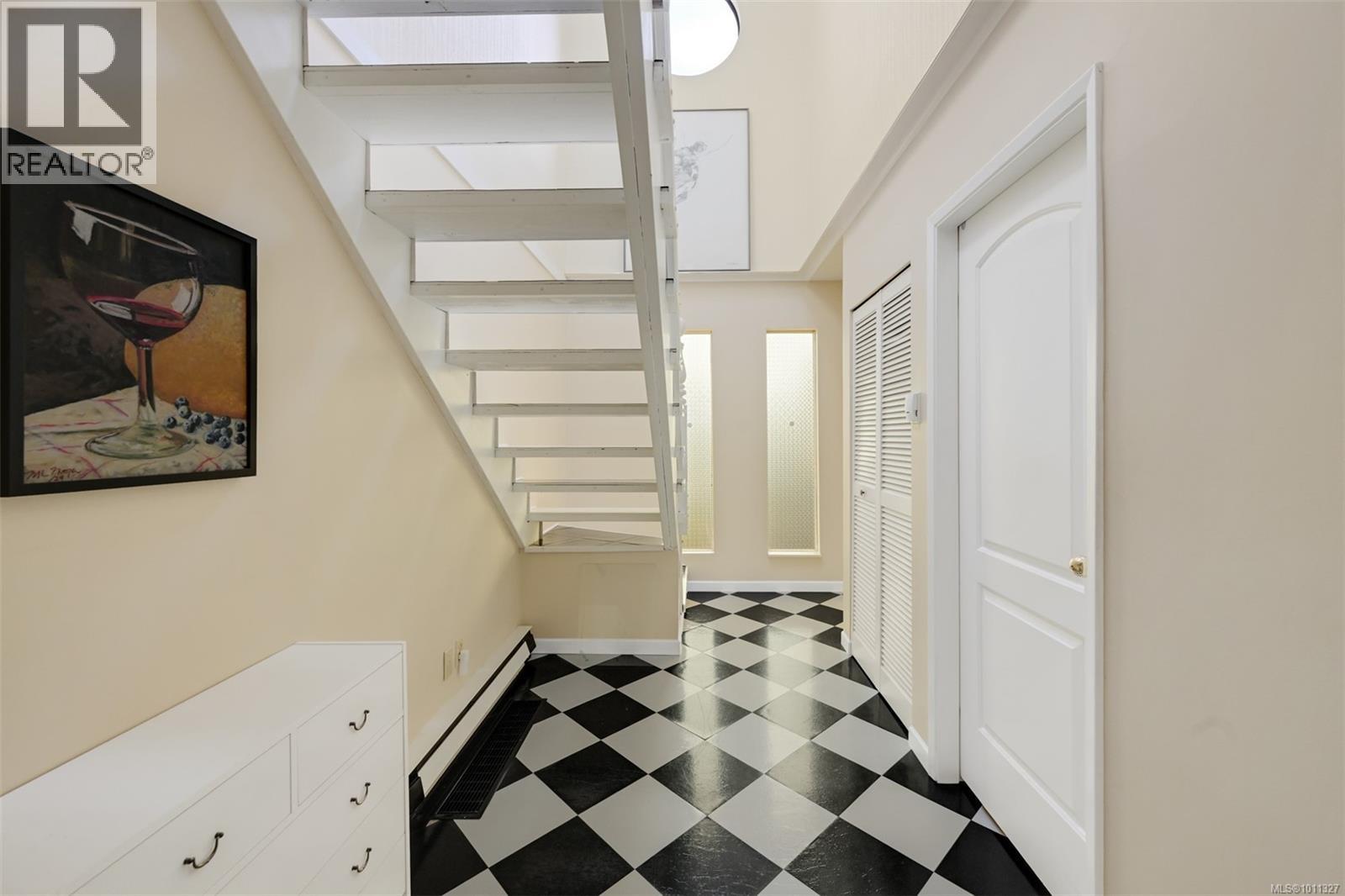 Single Family House for Sale in  Merritt St Victoria 