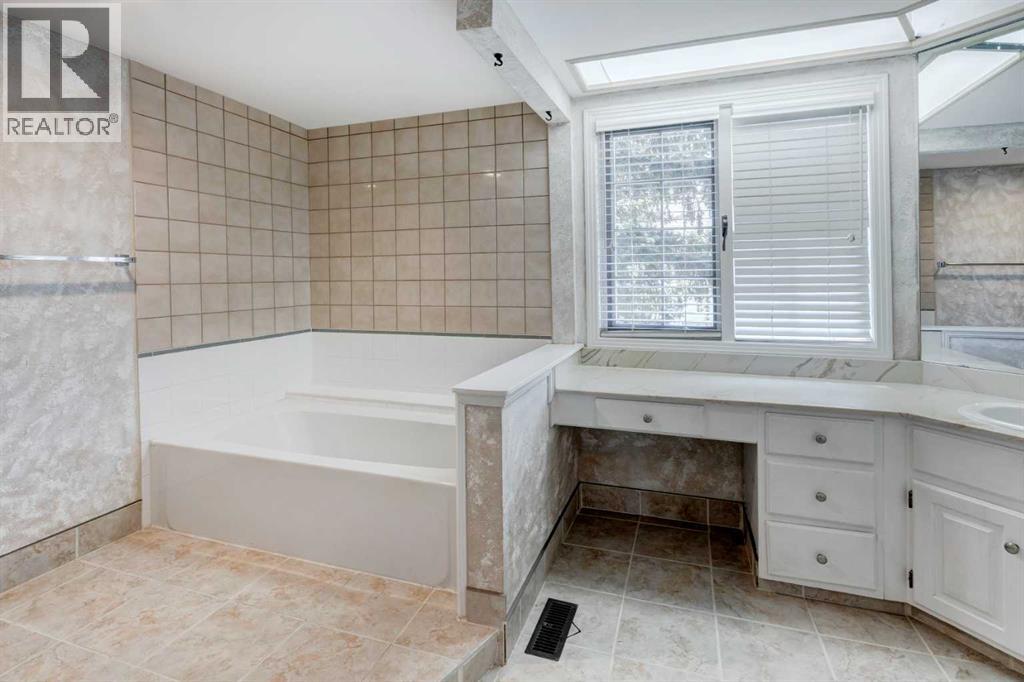 Single Family House for Sale in    Street NW Varsity Calgary 