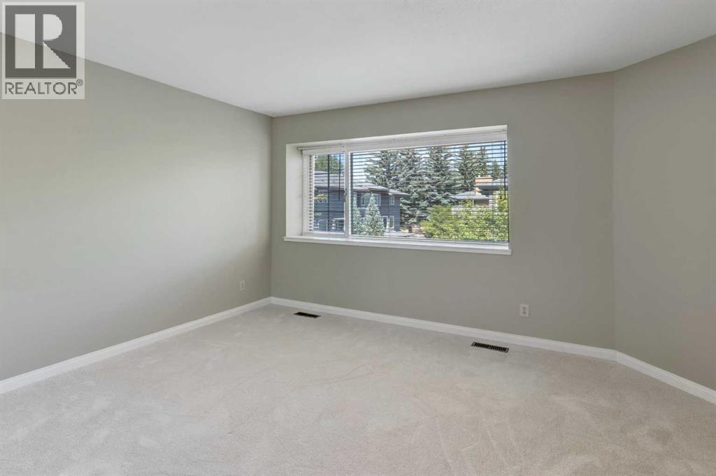 Single Family House for Sale in    Street NW Varsity Calgary 