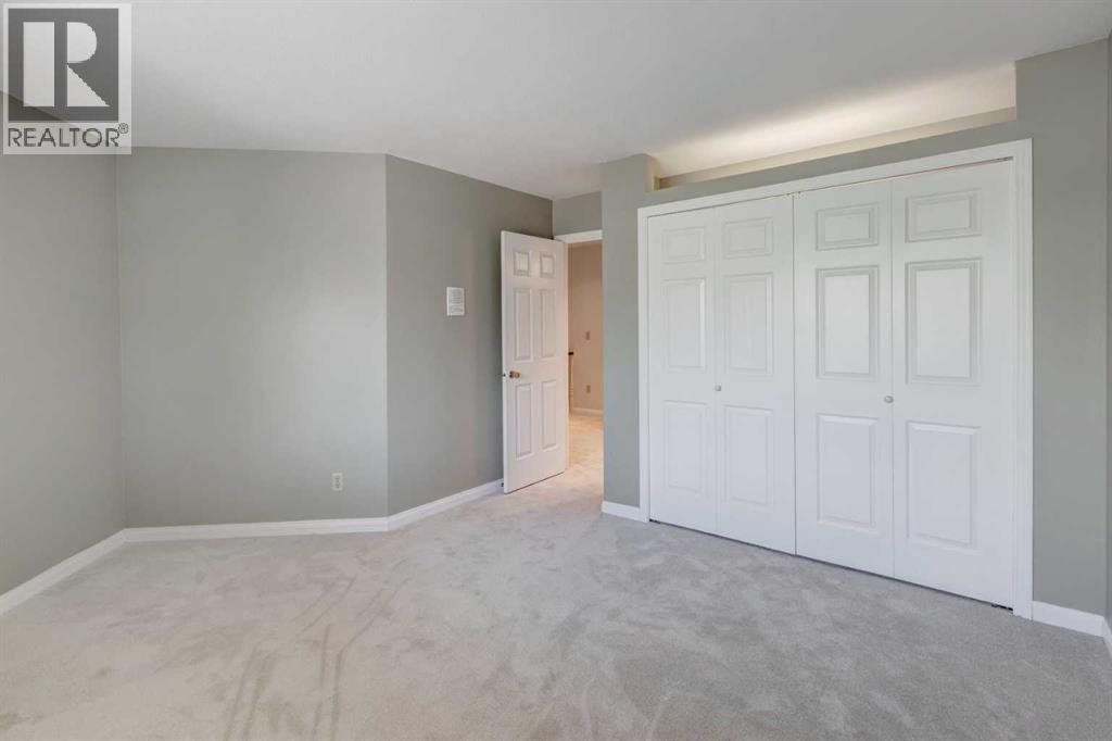Single Family House for Sale in    Street NW Varsity Calgary 