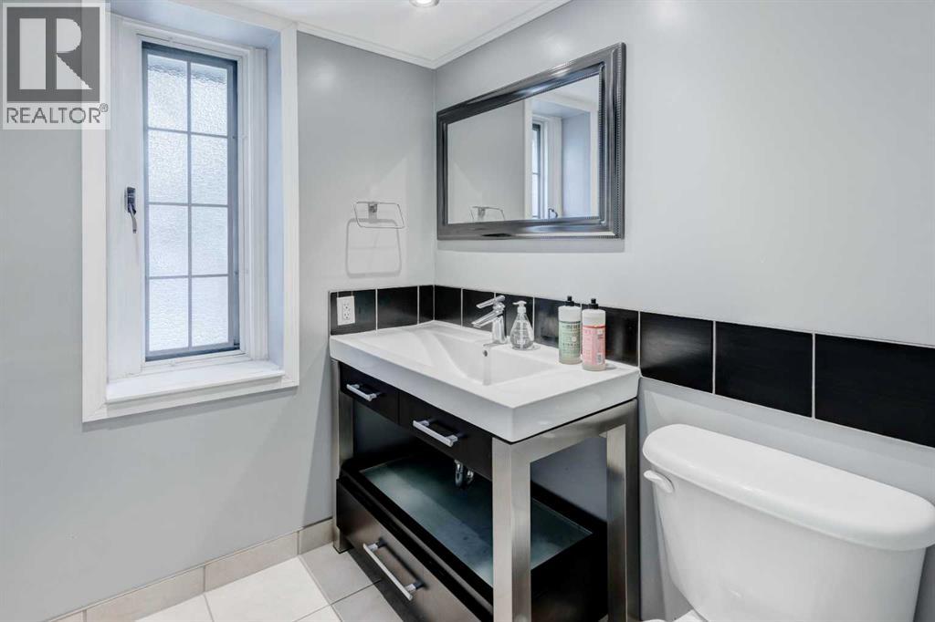 Single Family House for Sale in    Street NW Varsity Calgary 