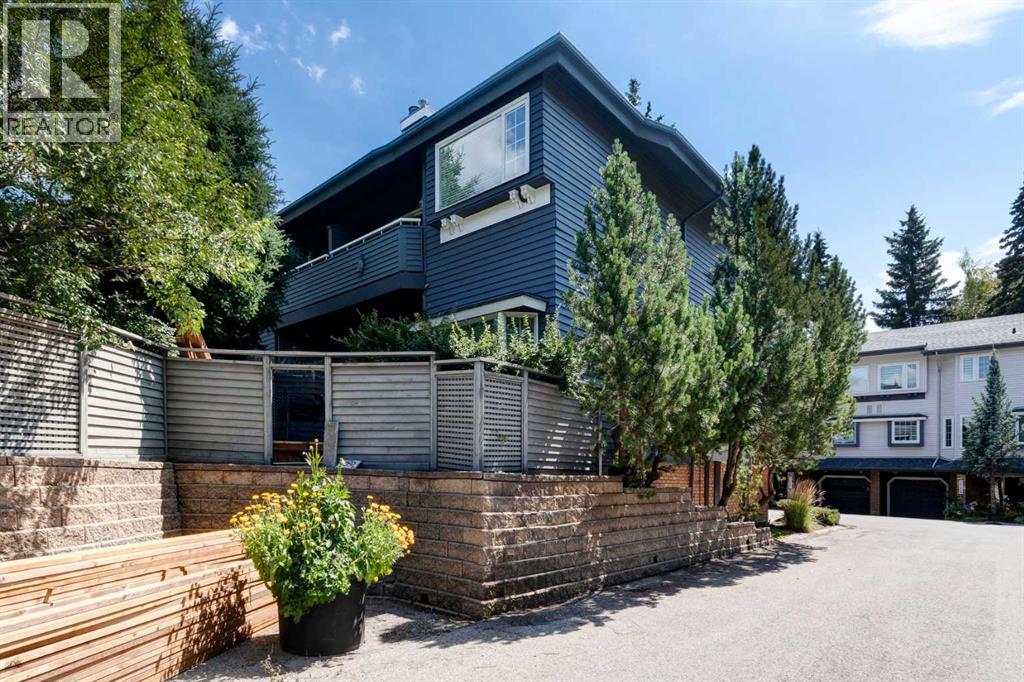 Single Family House for Sale in    Street NW Varsity Calgary 