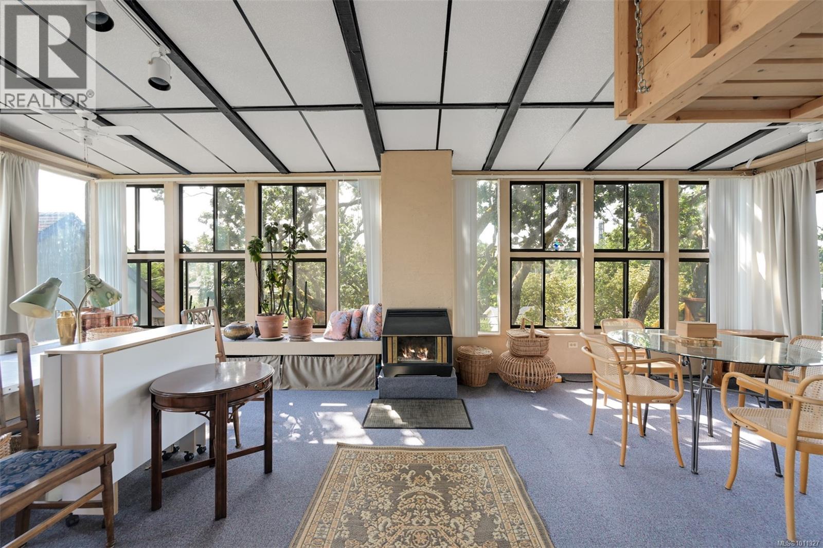 Single Family House for Sale in  Merritt St Victoria 