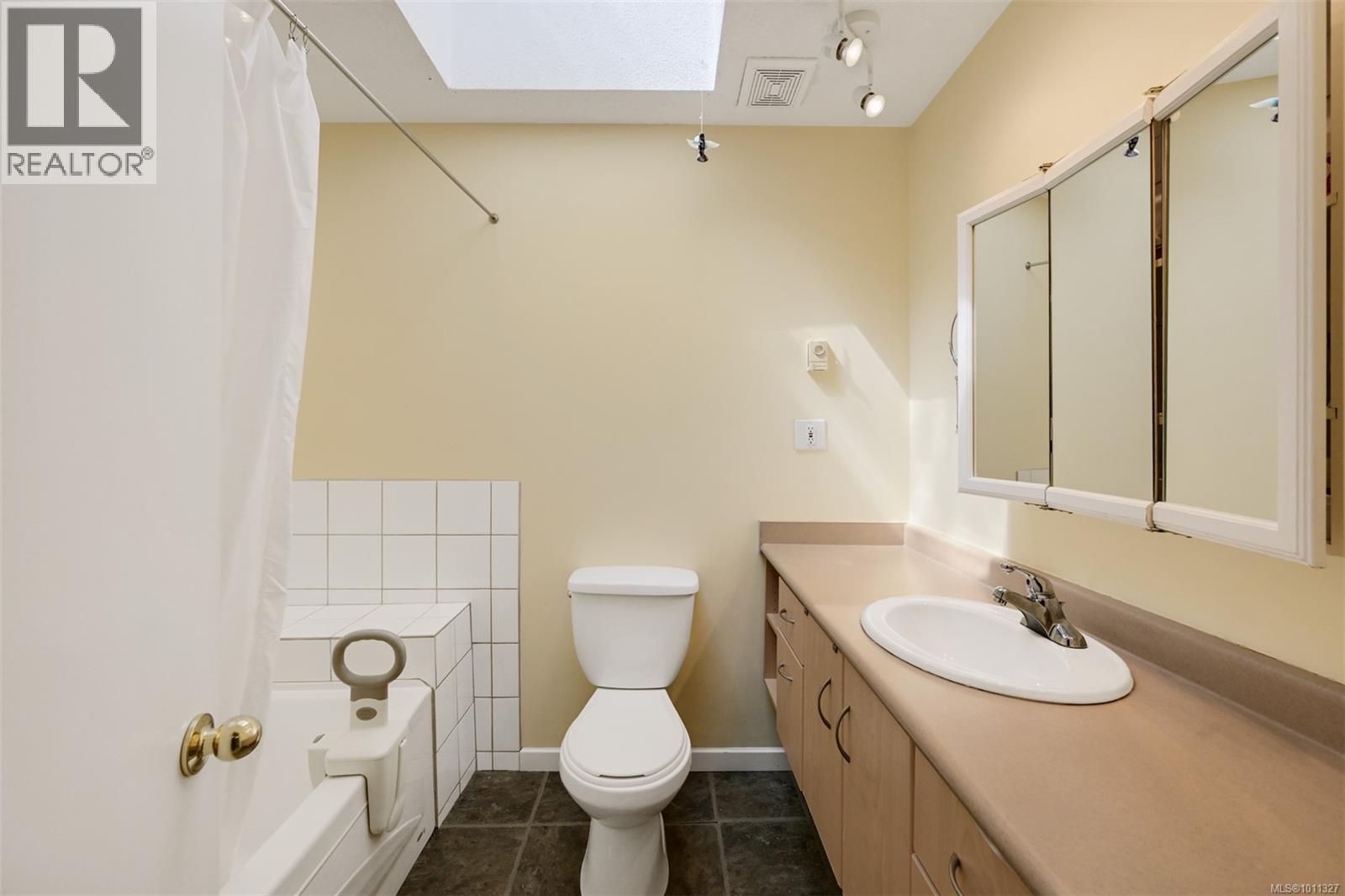 Single Family House for Sale in  Merritt St Victoria 