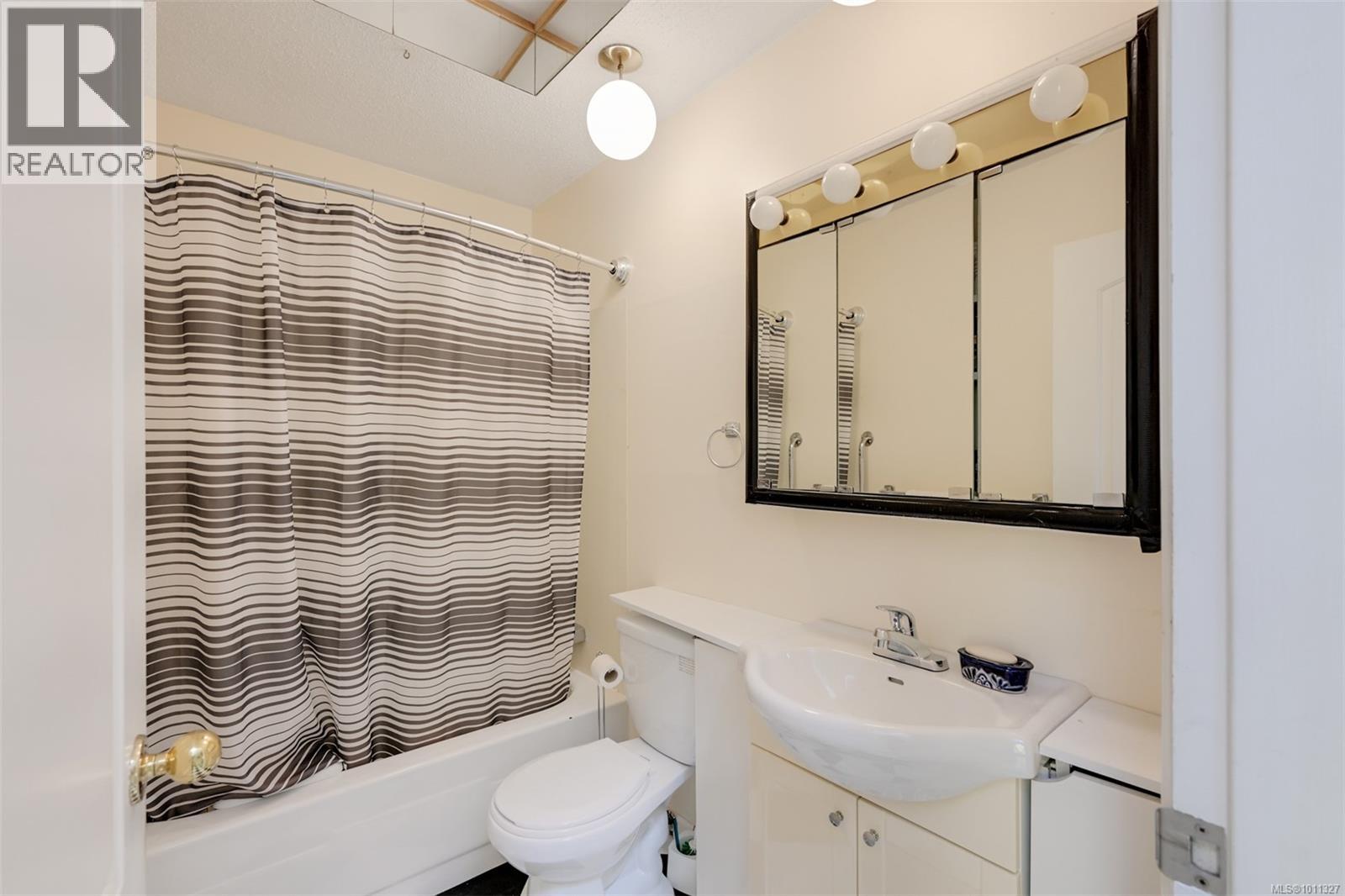 Single Family House for Sale in  Merritt St Victoria 