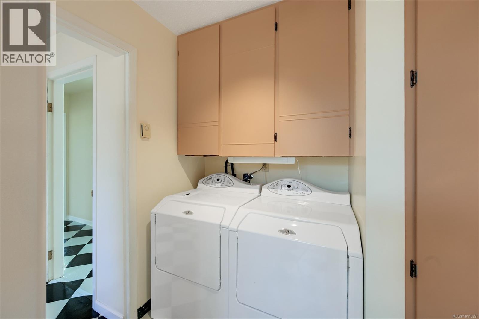 Single Family House for Sale in  Merritt St Victoria 