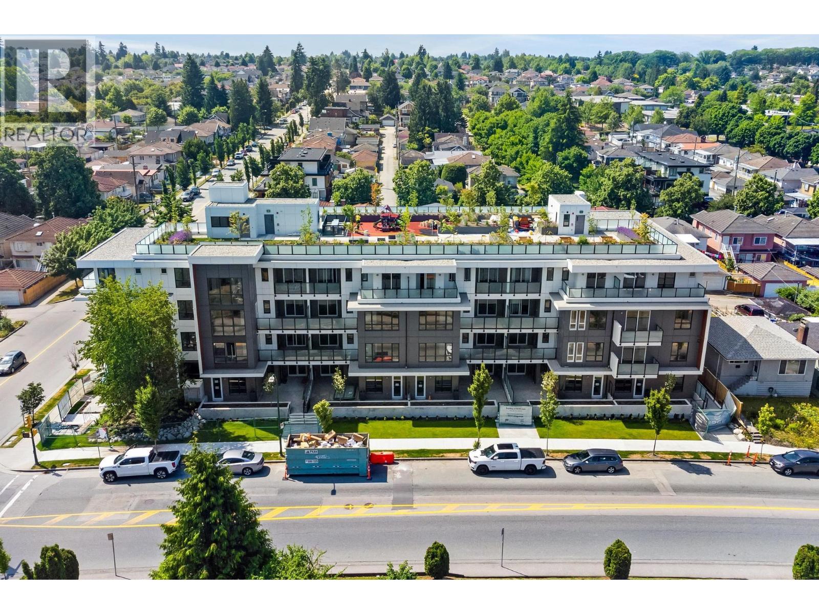 Photo 4 of 2392 E 33rd Avenue, Vancouver BC