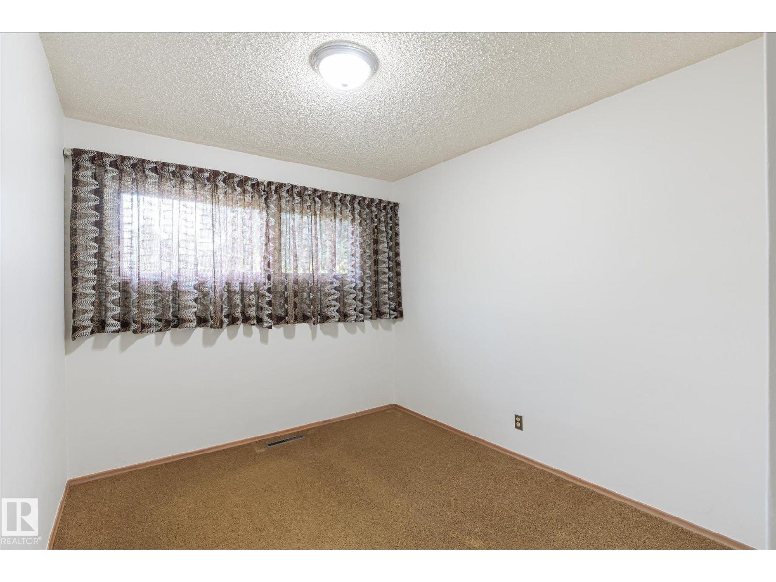 Photo 15 of 13407 132 Av Nw, Edmonton AB