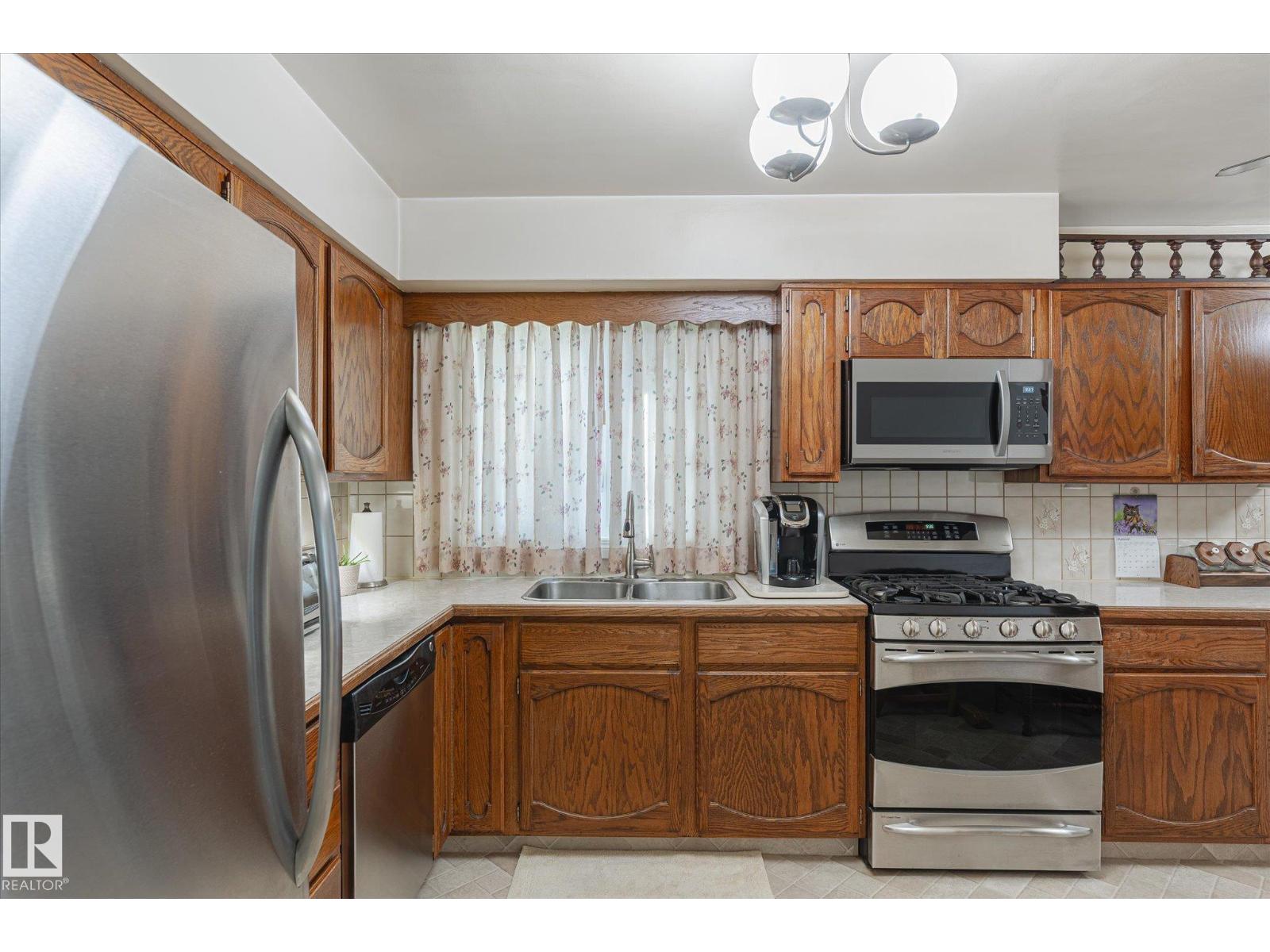 Photo 9 of 13407 132 Av Nw, Edmonton AB