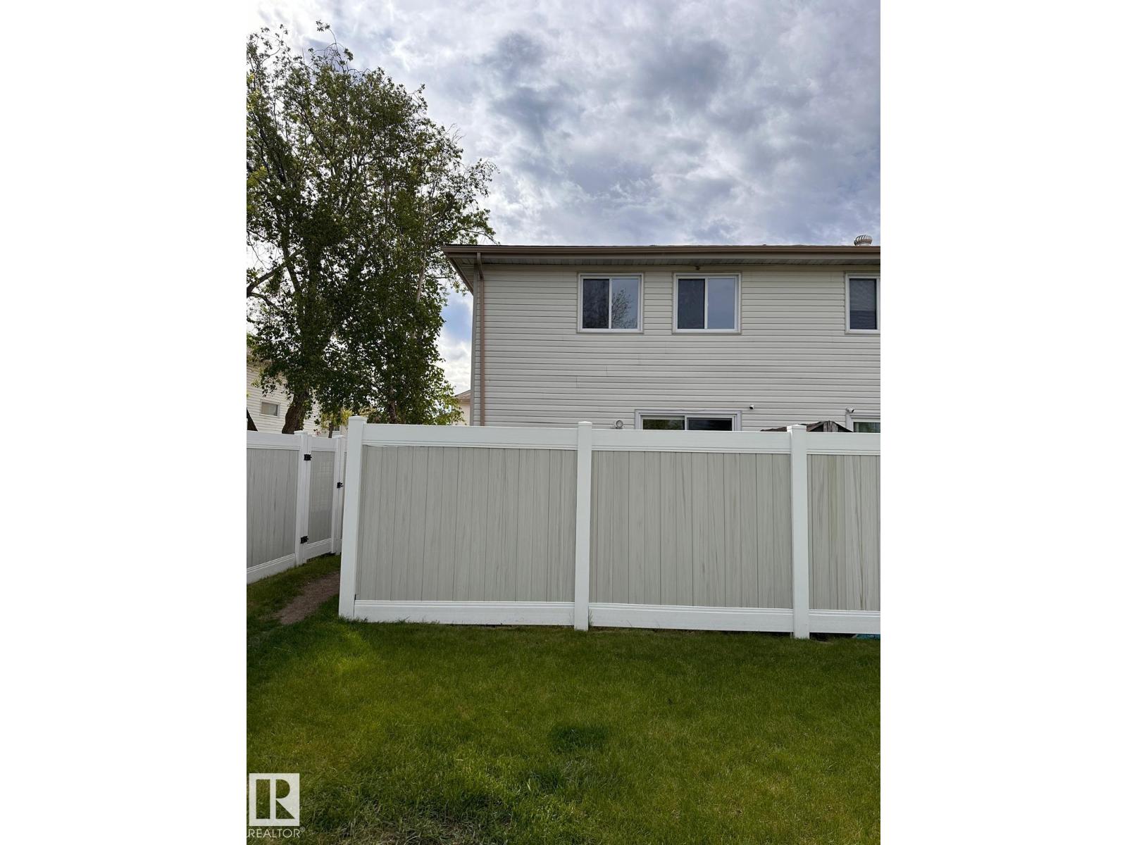 Photo 14 of 41 2024 57 St Nw, Edmonton AB