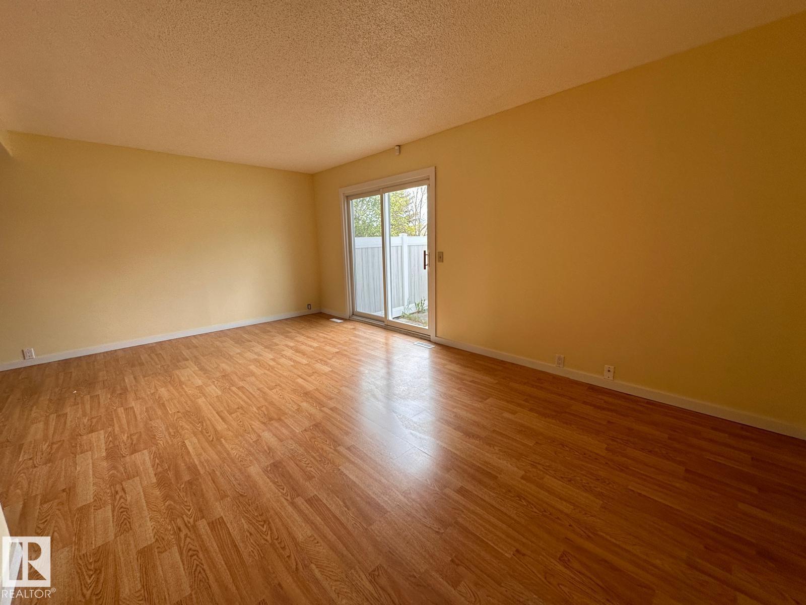 Photo 2 of 41 2024 57 St Nw, Edmonton AB