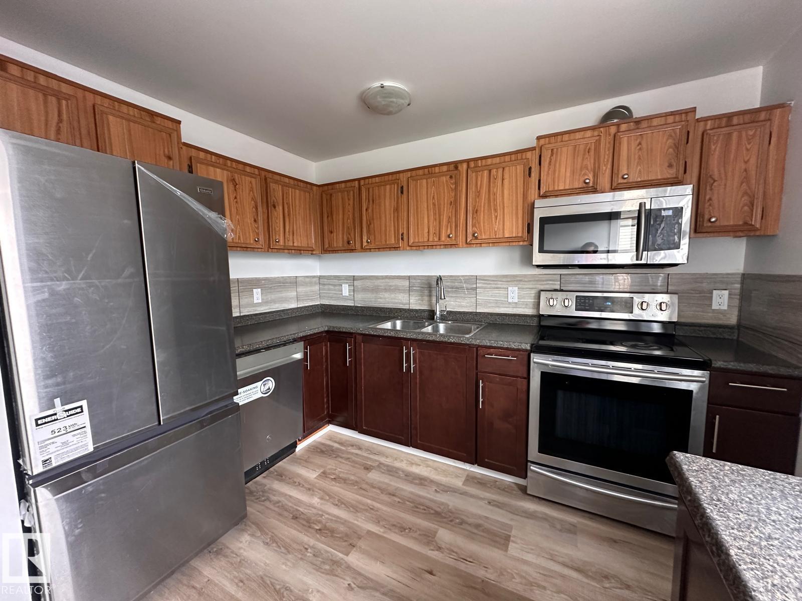 Photo 4 of 41 2024 57 St Nw, Edmonton AB