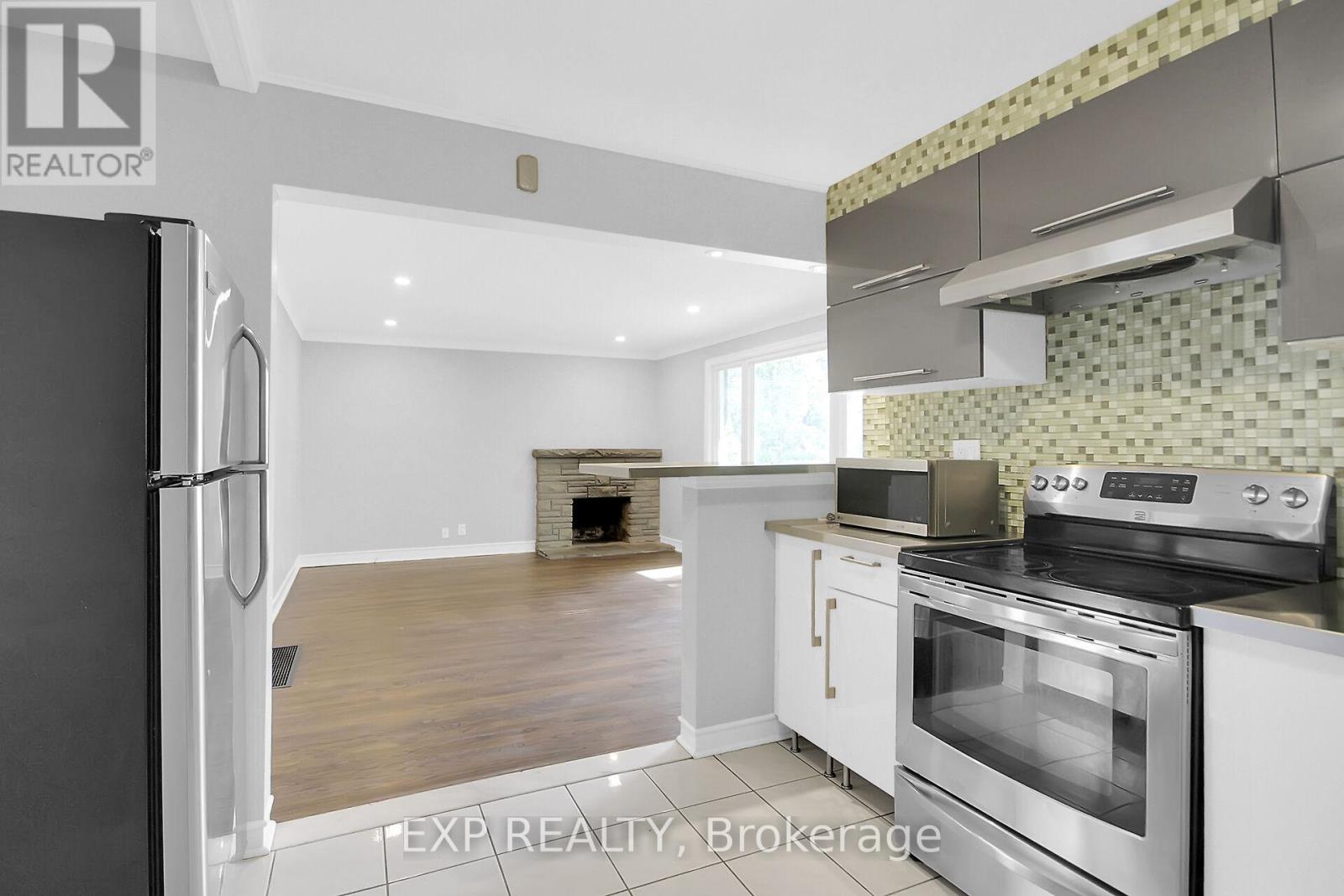 Photo 3 of 2247 Miramichi Street, Ottawa ON