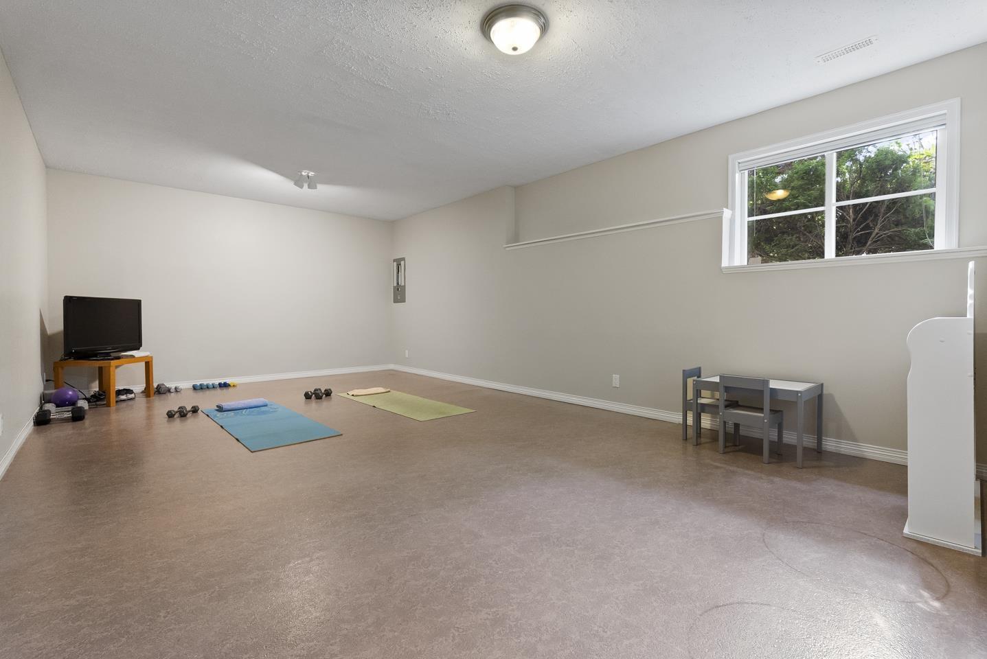 Photo 32 of 15355 Sequoia Drive, Surrey BC