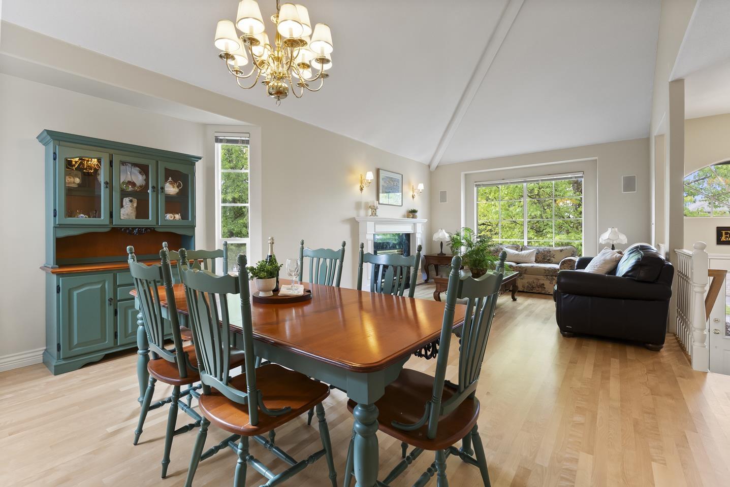 Photo 5 of 15355 Sequoia Drive, Surrey BC