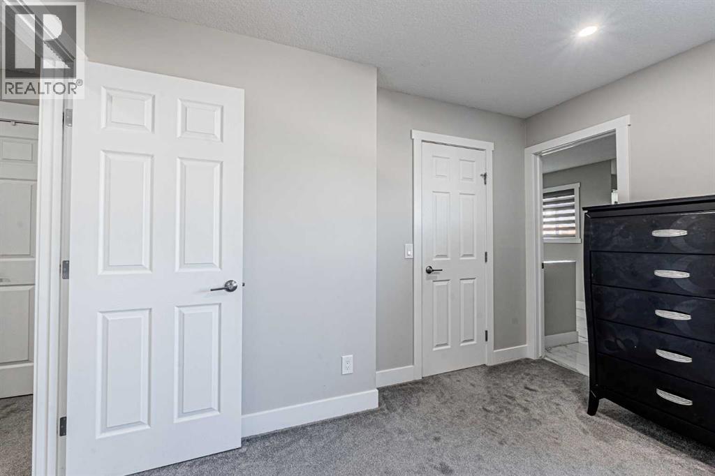 Single Family House for Sale in  Saddlehorn Close NE Saddle Ridge Calgary 
