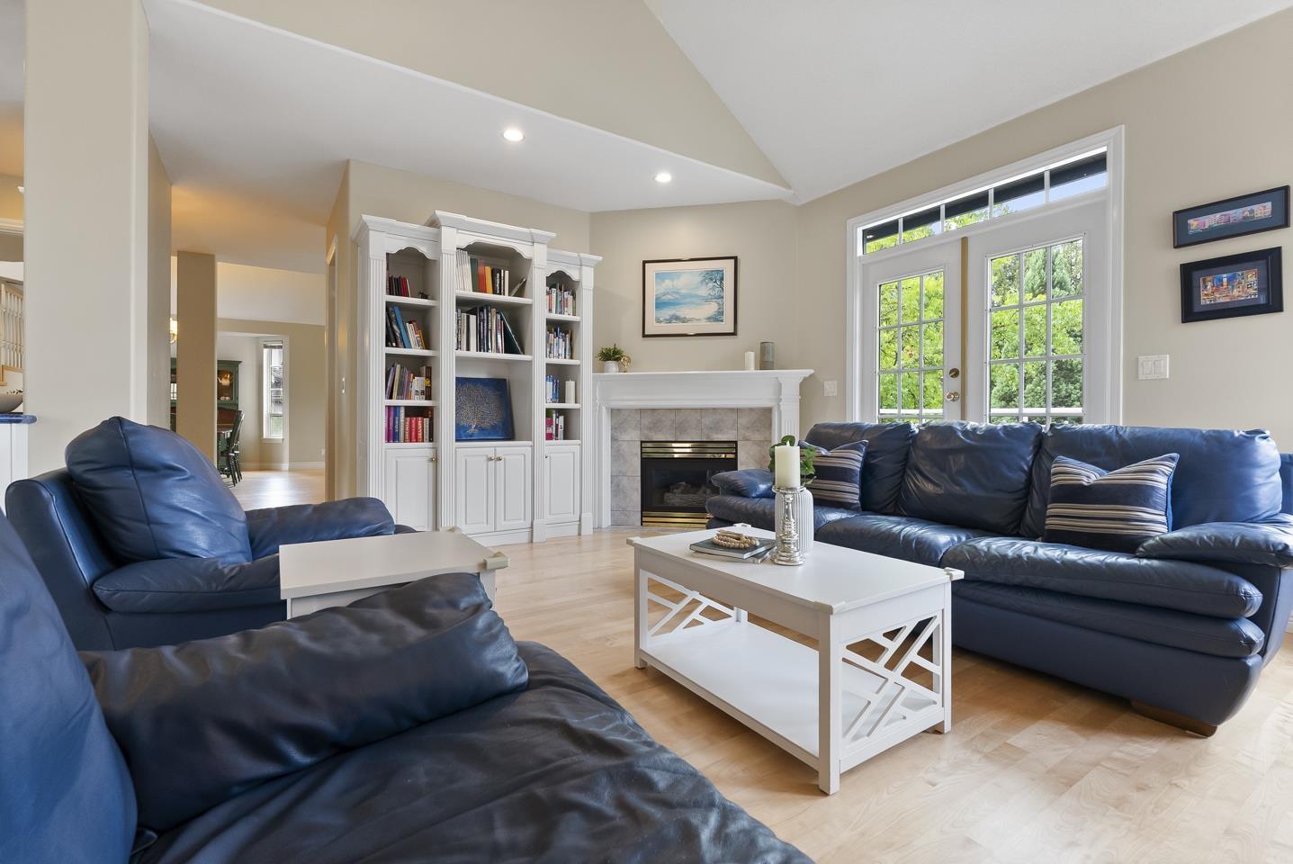 Photo 8 of 15355 Sequoia Drive, Surrey BC