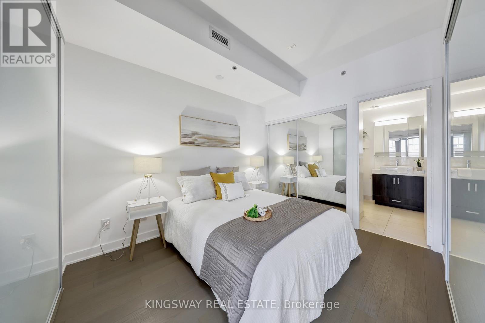 Photo 13 of 303 15 Beverley Street, Toronto ON
