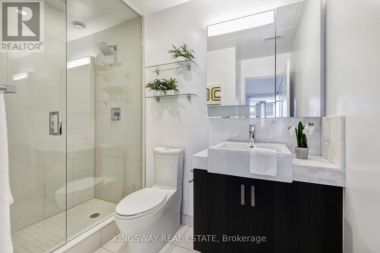 Photo 3 of 303 15 Beverley Street, Toronto ON